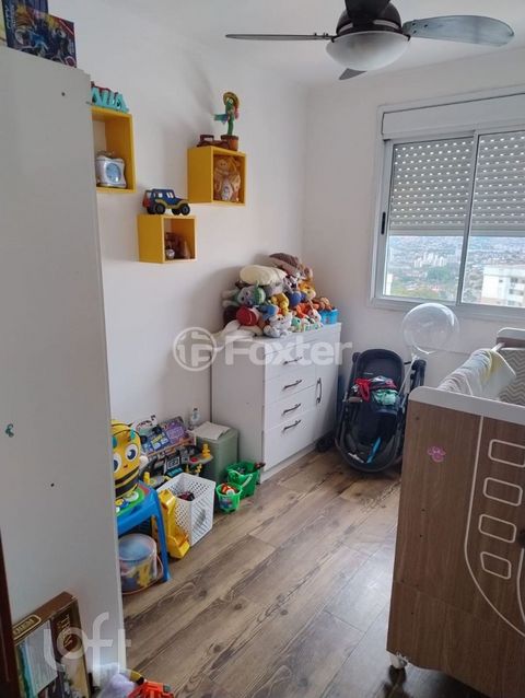 Image 10 - 880815