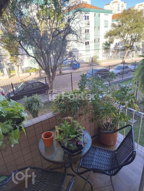 Image 1 - 880816