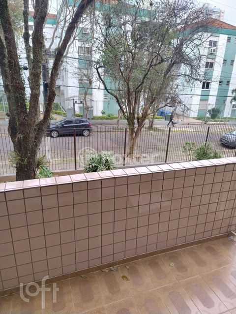 Image 1 - 880816