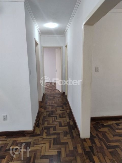 Image 5 - 880816