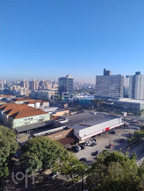 Image 9 - 880817
