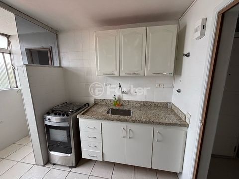 Image 9 - 880819