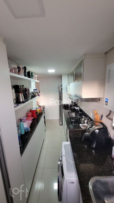 Image 2 - 880827