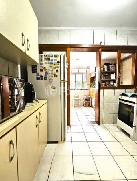 Image 7 - 880853