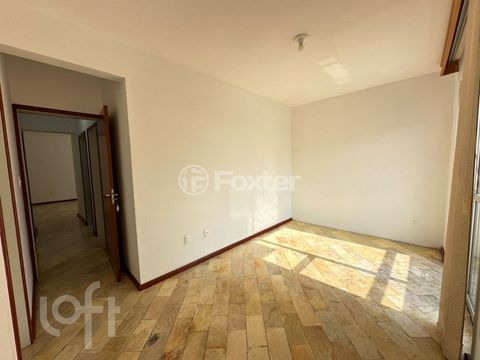 Image 8 - 880860
