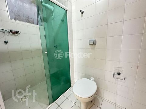 Image 7 - 880860