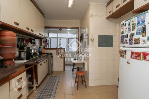 Image 11 - 880862