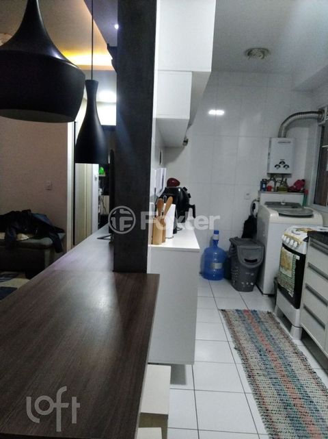 Image 5 - 880864