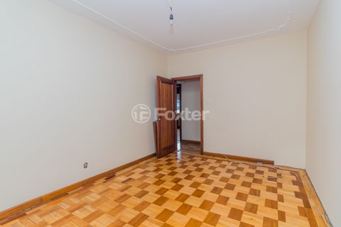 Image 17 - 880867