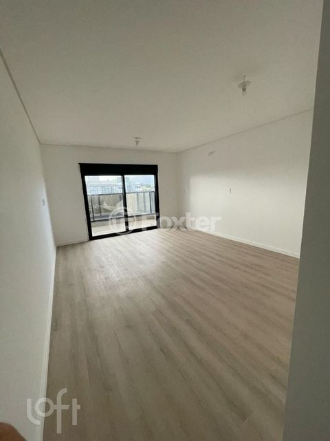 Image 2 - 880876