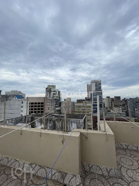 Image 7 - 880878