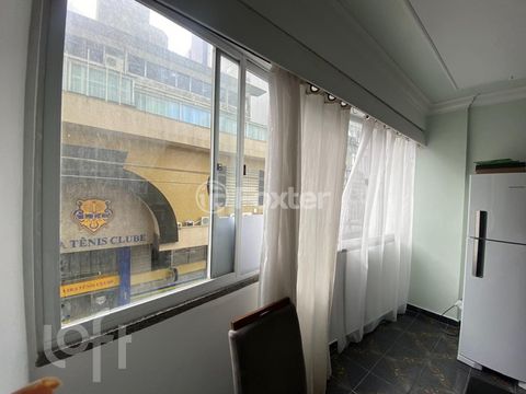 Image 9 - 880879