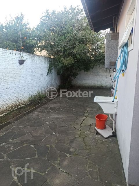 Image 10 - 880885