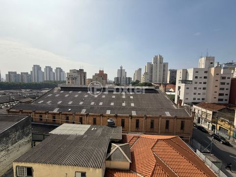 Image 4 - 880887