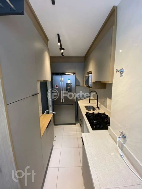 Image 4 - 880895