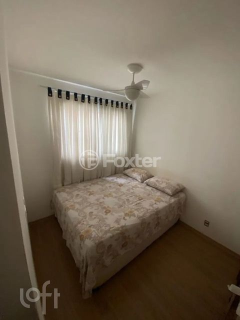 Image 7 - 880895