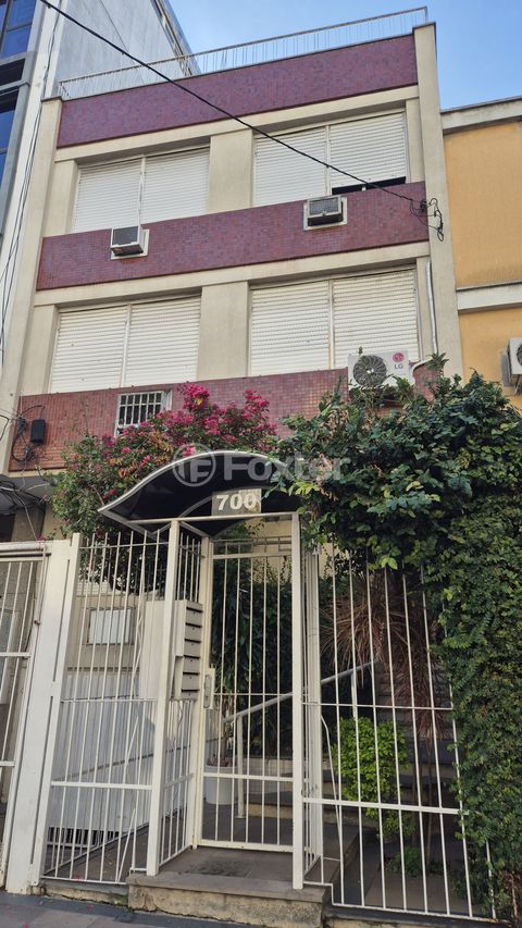 Image 7 - 880898