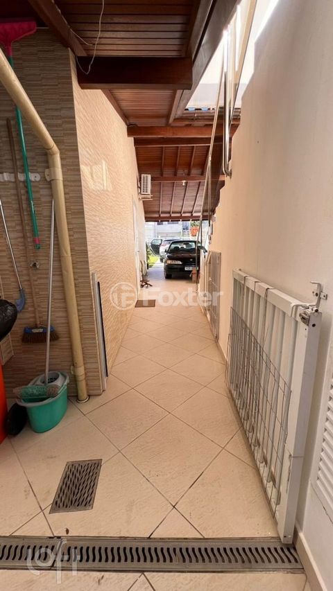Image 3 - 880902
