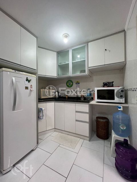 Image 8 - 880911