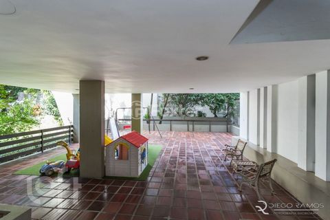 Image 11 - 880954