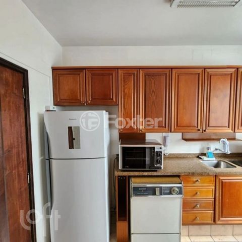 Image 6 - 880964