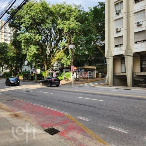 Image 16 - 880964