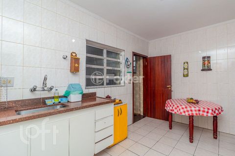 Image 3 - 880967