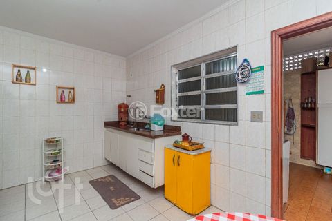 Image 6 - 880967