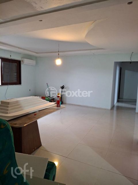 Image 7 - 880975