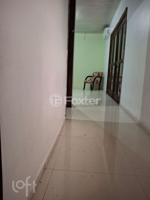 Image 4 - 880975