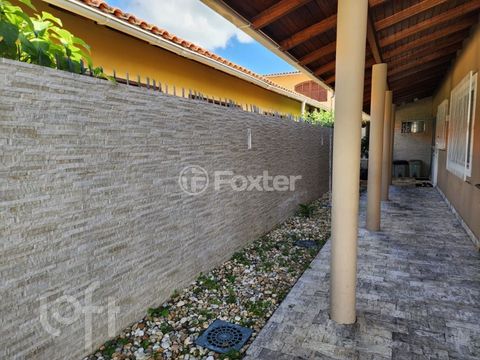 Image 10 - 880978
