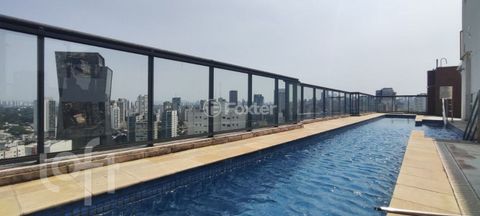 Image 18 - 880979