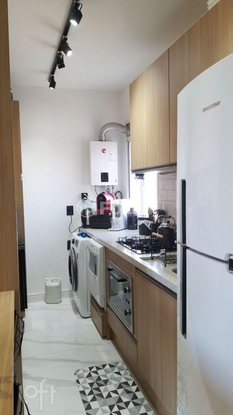 Image 9 - 880986