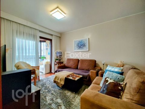 Image 8 - 880996
