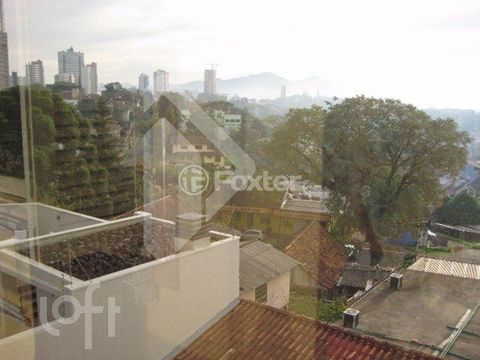 Image 6 - 880996