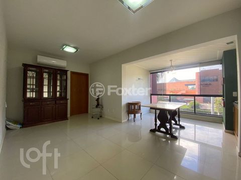 Image 3 - 881009