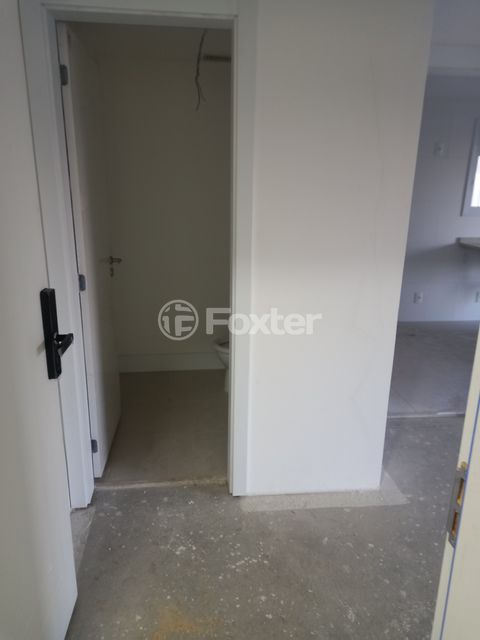 Image 3 - 881016