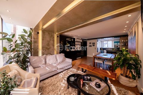 Image 8 - 881022