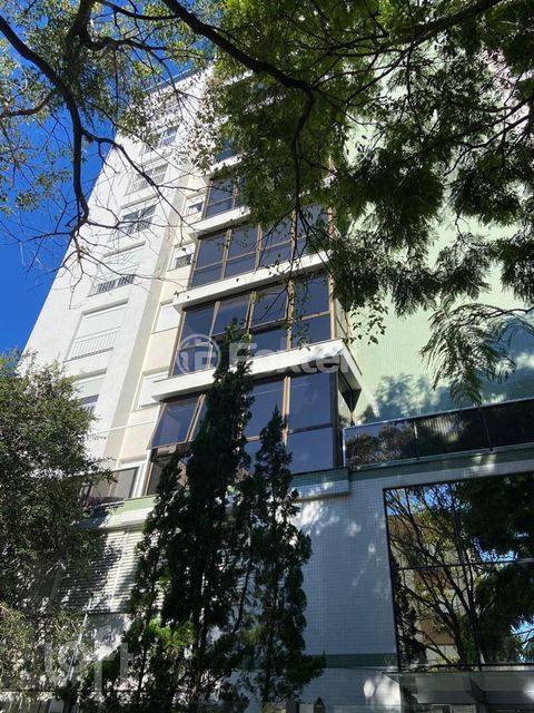 Image 5 - 881022