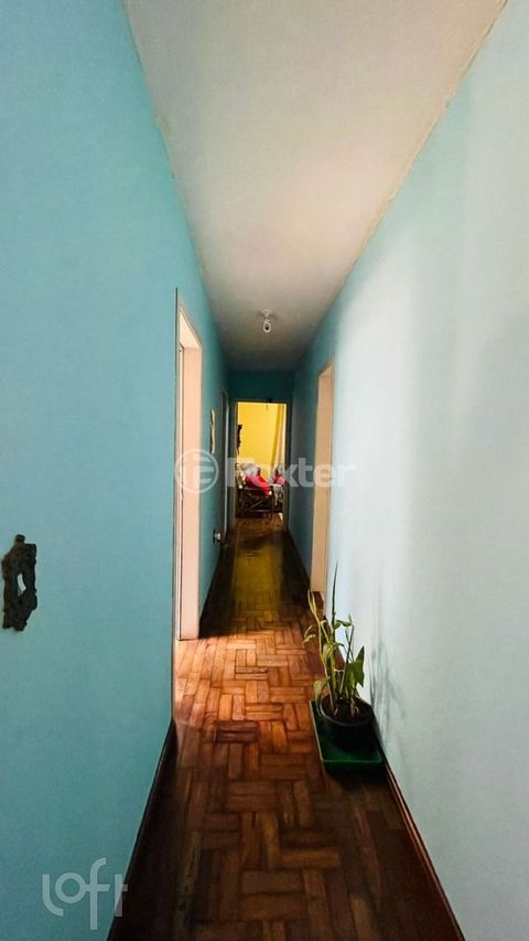 Image 4 - 881023