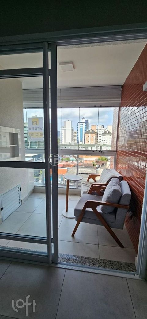 Image 8 - 881028
