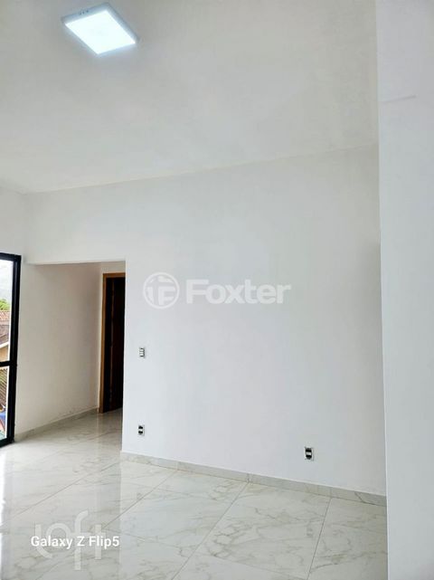 Image 3 - 881030