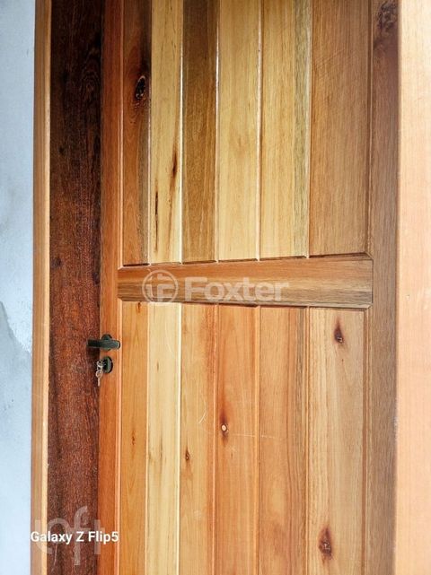Image 17 - 881030