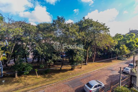 Image 6 - 881055