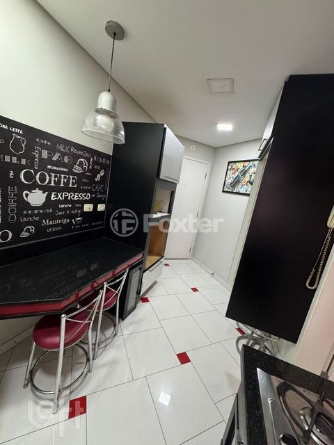 Image 3 - 881057