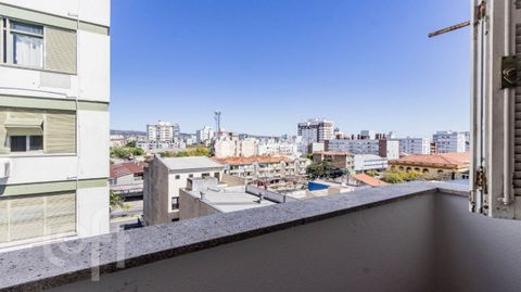 Image 4 - 881059