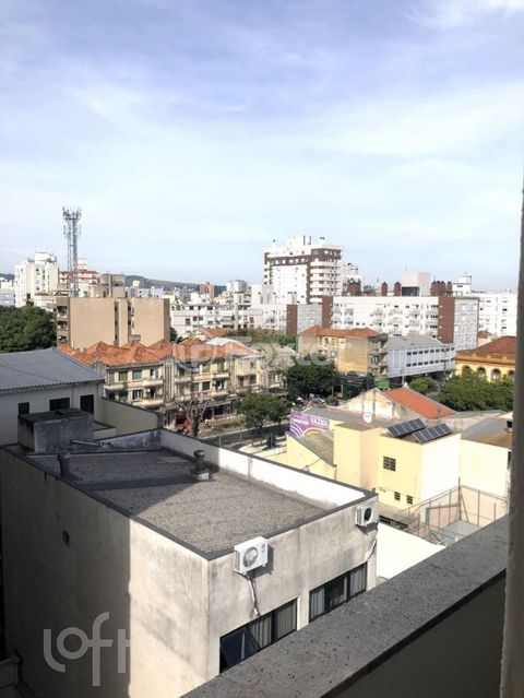 Image 10 - 881059