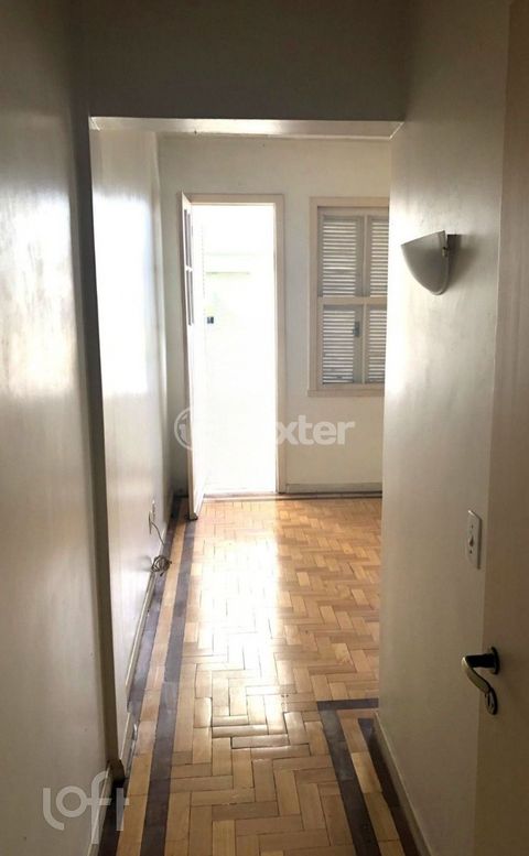 Image 8 - 881059