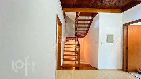 Image 6 - 881061