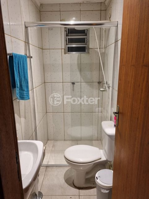 Image 7 - 881070